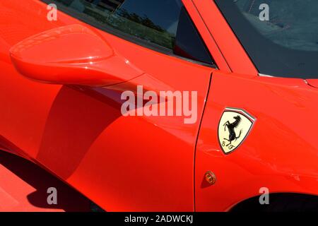 Cavallino Rampante springende Pferd Abzeichen auf Ferrari 458 Italia Speciale Stockfoto