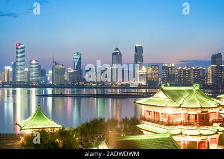 Nanchang Tengwang Pavillon in der Nacht, ist einer der chinesischen berühmten antiken Gebäude Stockfoto