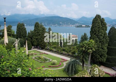 Italien, Lombardei, Lago Maggiore: Äußere Ansicht der Borromäischen Gärten der Isola Bella, eine der Borromäischen Inseln Stockfoto