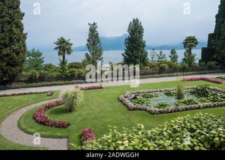 Italien, Lombardei, Lago Maggiore: Äußere Ansicht der Borromäischen Gärten der Isola Bella, eine der Borromäischen Inseln Stockfoto