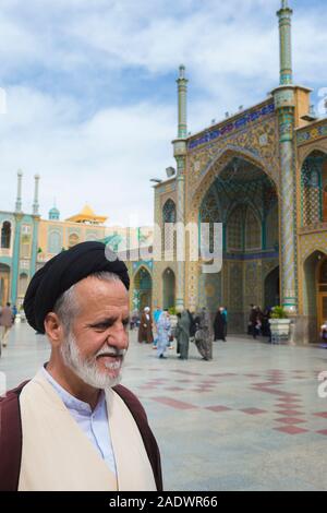 Imam in der Ehrenhof, Hazrat-e Masumeh, Heiligtum von Fatima Al-masumeh Schwester von acht Imam Reza und Tochter des siebten Imam Musa al-Kadhim, Q Stockfoto