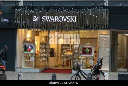 Düsseldorf, Deutschland, 24. November 2019, Swarovski Stores in der Mitte der Stadt. Stockfoto