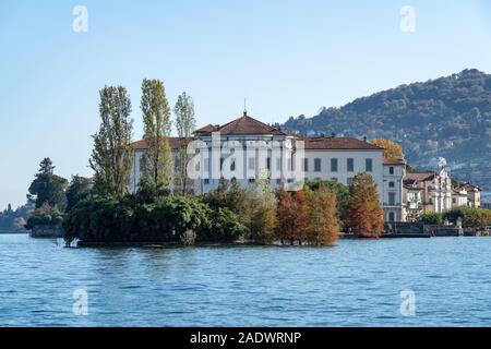 Italien, Piemont, Lago Maggiore, Isola Bella Insel, mit Blick auf die Borromäischen Palast aus dem See Stockfoto