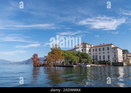 Italien, Piemont, Lago Maggiore, Isola Bella Insel, mit Blick auf die Borromäischen Palast aus dem See Stockfoto