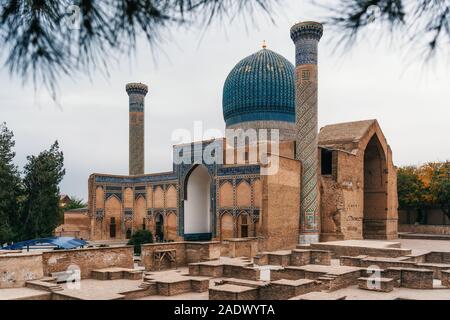 Alte Gur Emir Mausoleum der Zentralasiatischen berühmten historischen Persönlichkeit Tamerlane oder Amir Timur in Samarkand, Usbekistan Stockfoto