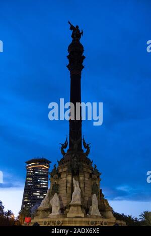 Das Kolumbus Denkmal Statue von Christopher Columbus (Mirador de Colom) an der Plaça de la Porta de Pau in Barcelona, Spanien, Europa Stockfoto