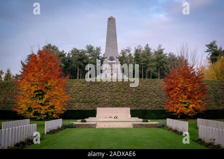 Die BUTTES neue britische Friedhof und Denkmal für die fünfte australische Division im Polygon Holz in der Nähe von Ypern, Belgien Stockfoto