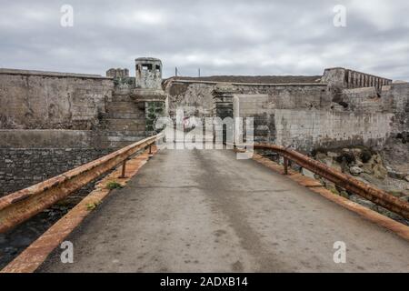 Tarifa Spanien. Straße nach Isla de Las Palomas. Südlichster Punkt Europas, Costa de la Luz, Andalusien, Spanien. Stockfoto