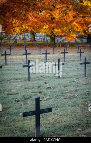 Deutsche WK1 nationalen Soldatenfriedhof bei Neuville Arras in Frankreich. Es ist der größte deutsche Soldatenfriedhof in Frankreich, mit 44,833 Bestattungen, von denen 8 Stockfoto