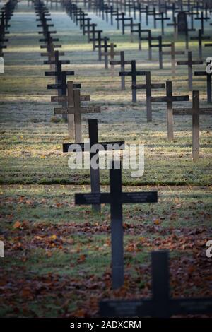 Deutsche WK1 nationalen Soldatenfriedhof bei Neuville Arras in Frankreich. Es ist der größte deutsche Soldatenfriedhof in Frankreich, mit 44,833 Bestattungen, von denen 8 Stockfoto