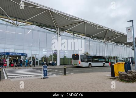 Bristol Flughafen, Terminal, Gebäude bei Lulsgate unten in North Somerset, Vereinigtes Königreich. Stockfoto