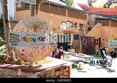 Hippy Kinderspielplatz in Es Canar und der Hippiemarkt in Ibiza, Spanien Stockfoto