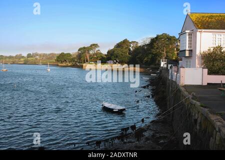 Spülen aus der Kai, Penryn Fluss, Cornwall, Großbritannien Stockfoto