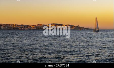 Sonnenuntergang über Lissabon, Portugal Stockfoto