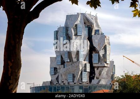 Die neuen Frank Gehry LUMA Foundation Gebäude, Luma kulturelles Zentrum von Arles, Arles, Provence, Frankreich, Europa Stockfoto