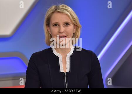 Köln, Deutschland. 04 Dez, 2019. Moderator Susan Link zu Gast in der ARD-Talkshow "maischberger. Der Woche 'Credit: Horst Galuschka/dpa/Alamy leben Nachrichten Stockfoto