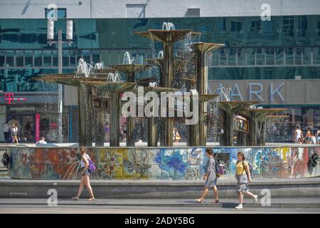 Brunnen der Völkerfreundschaft, Alexanderplatz, Mitte, Berlin, Deutschland Stockfoto