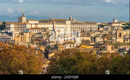 Quirinal in Rom als vom Castel Sant'Angelo Terrasse an einem sonnigen Herbstnachmittag gesehen. Stockfoto