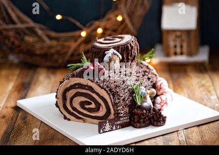 Yule roll Kuchen für Weihnachten anmelden Stockfoto