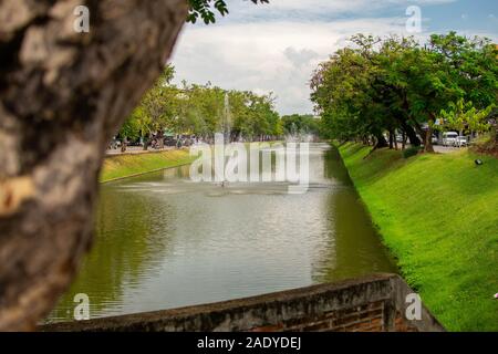 Einen Graben, der die Stadt von Chiang Mai in Thailand umgibt Stockfoto