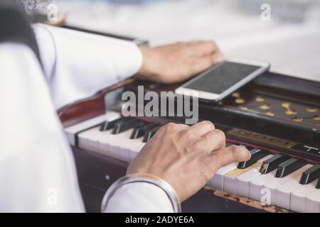 Indische Sikh traditionelle Ritual Musikinstrumente Stockfoto