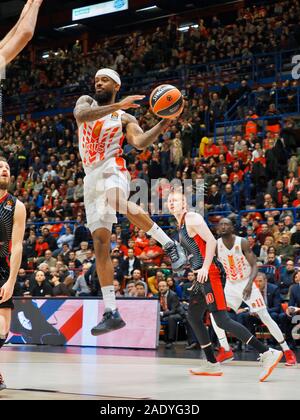 Mailand, Italien. 5 Dez, 2019. Lorenzo Braun von Crvena Zvezda mts Stella rossa belgradoduring AX Armani Exchange Milano vs Crvena Zvezda Mts Belgrado, Basketball Euroleague Europameisterschaft in Mailand, Italien, 05. Dezember 2019 - LPS/Savino Paolella Credit: Savino Paolella/LPS/ZUMA Draht/Alamy leben Nachrichten Stockfoto