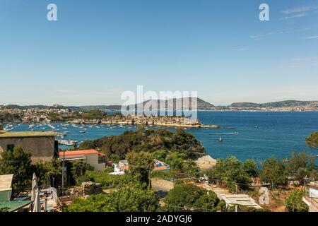 Punta Pennata Felsen, Golf von Pozzuoli, Bacoli, Neapel, Kampanien, Italien, EU Stockfoto