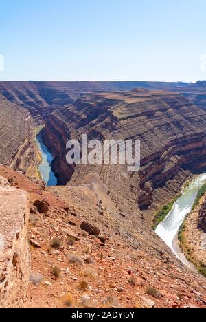 Utah, Vereinigte Staaten von Amerika/USA - Oktober 7 2019: eine Landschaft mit Fluss San Juan in Goosenecks State Park Stockfoto