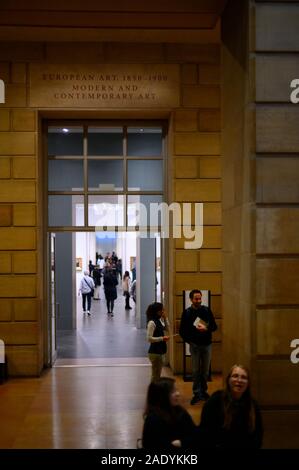 Besucher die Galerien des Philadelphia Museum of Art, in Philadelphia, PA am 10. November 2019 zu erkunden. Stockfoto