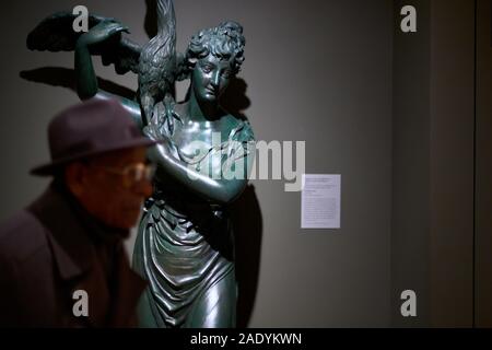 Besucher die Galerien des Philadelphia Museum of Art, in Philadelphia, PA am 10. November 2019 zu erkunden. Stockfoto