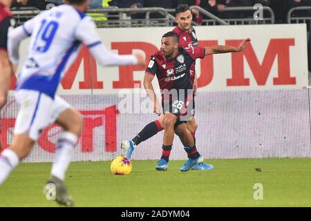 Cagliari, Italien. 05 Dez, 2019. Daniele ragatzu von Cagliari Calcio während Cagliari vs Sampdoria, Italienisch TIM Cup Meisterschaft in Cagliari, Italien, 05. Dezember 2019 Quelle: Unabhängige Fotoagentur/Alamy leben Nachrichten Stockfoto