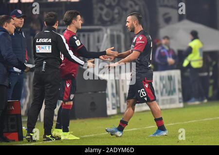 Cagliari, Italien, 05. Dez 2019, Daniele ragatzu von Cagliari Calcio, nahitan nandez von Cagliari Calcio während Cagliari vs Sampdoria - Italienische TIM Cup Meisterschaft - Credit: LPS/Luigi Canu/Alamy leben Nachrichten Stockfoto