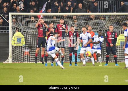 Cagliari, Italien. 5 Dez, 2019. karol linetty von sampdoriaduring Cagliari vs Sampdoria, Italienisch TIM Cup Meisterschaft in Cagliari, Italien, 05. Dezember 2019 - LPS/Luigi Canu Credit: Luigi Canu/LPS/ZUMA Draht/Alamy leben Nachrichten Stockfoto