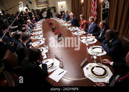 Washington, DC. 5 Dez, 2019. Präsidenten der Vereinigten Staaten Donald J. Trumpf spricht während eines Mittagessens mit den Ständigen Vertretern der Sicherheitsrat der Vereinten Nationen im Schaltschrank des Weißen Hauses am 5. Dezember 2019 in Washington, DC. Credit: Oliver Contreras/Pool über CNP | Verwendung der weltweiten Kredit: dpa/Alamy leben Nachrichten Stockfoto