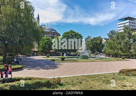 SOFIA, Bulgarien - 31. MAI 2018: Garten vor der zentralen Mineralbad - Museum der Geschichte, Sofia, Bulgarien Stockfoto
