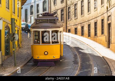 Tram Linie 28 in Lissabon, Portugal Stockfoto