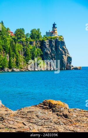 Split Rock Lighthouse ist ein Leuchtturm südwestlich von Silver Bay, Minnesota, USA am Nordufer des Lake Superior. Die Struktur wurde entwickelt Stockfoto