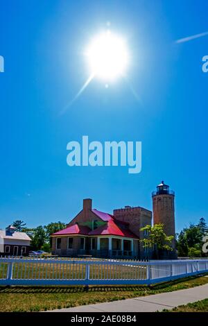 Alte Mackinac Mackinaw Point Lighthouse in Mackinaw City Michigan am Lake Huron, Michigan Stockfoto