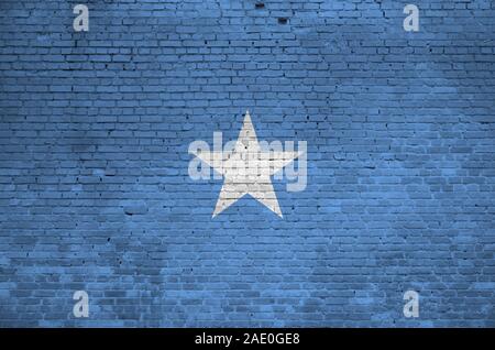 Somalia Flagge in Farbe Farben auf alten Mauer dargestellt. Texturierte Banner auf große Mauer Mauerwerk Hintergrund Stockfoto