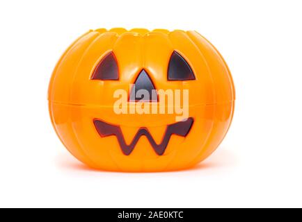 Halloween Kürbis Spielzeug, Kunststoff Jack-O-Lantern auf weißem Hintergrund Stockfoto