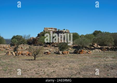 Italien, Orrioli - 2019-10-01: Nuraghe Arrubiu Stockfoto