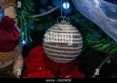 Ball der Weihnachtsbaum Stockfoto