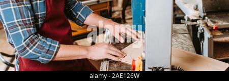 Panorama-aufnahme der CNC-Maschine woodworker Stockfoto