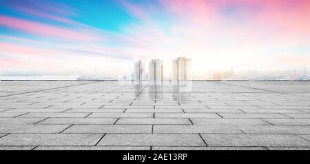 Stadtbild und die Skyline von NanChang in Wolke Himmel Blick von leere Etage Stockfoto