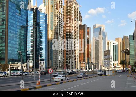 Doha, Katar - Nov 21. 2019. Ein Konferenzzentrum Service Straße Stockfoto