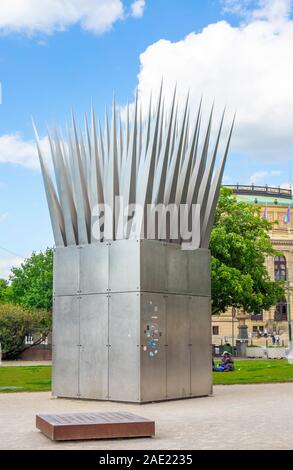 Jan-palach-Denkmal Skulptur, Denkmal das Haus Der Selbstmord von John Hejduk Architekt in Prag in der Tschechischen Republik. Stockfoto