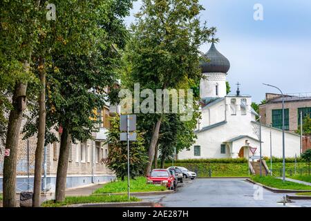 Pskow, die Alte Orthodoxe Kirche von Joachim und Anna im Polonise, interessante touristische Ort Stockfoto