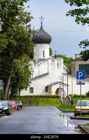 Pskow, die Alte Orthodoxe Kirche von Joachim und Anna im Polonise, interessante touristische Ort Stockfoto