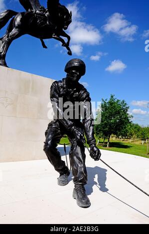 Das Parachute Regiment Memorial, die National Memorial Arboretum, Alrewas, Staffordshire, Großbritannien. Stockfoto