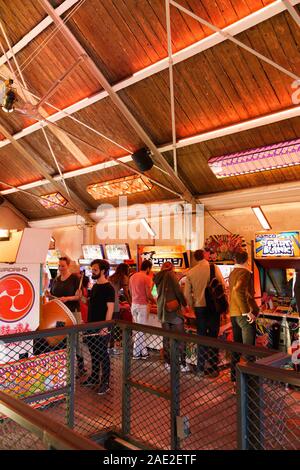 Arcade-Spiele TonTon Club, Amsterdam, Niederlande. Stockfoto